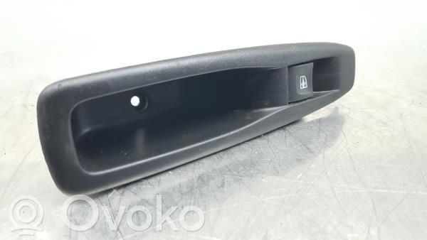 Electric window control switch   829614619R