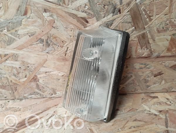 Nissan Sunny Señal de giro del parachoques delantero