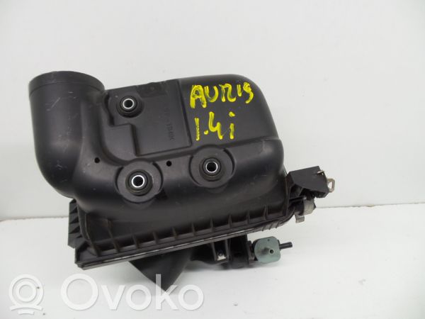 Toyota Auris 150 Obudowa filtra powietrza 