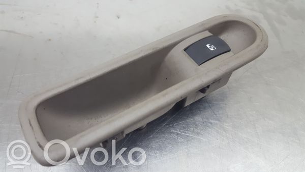 Renault Clio III Electric window control switch 