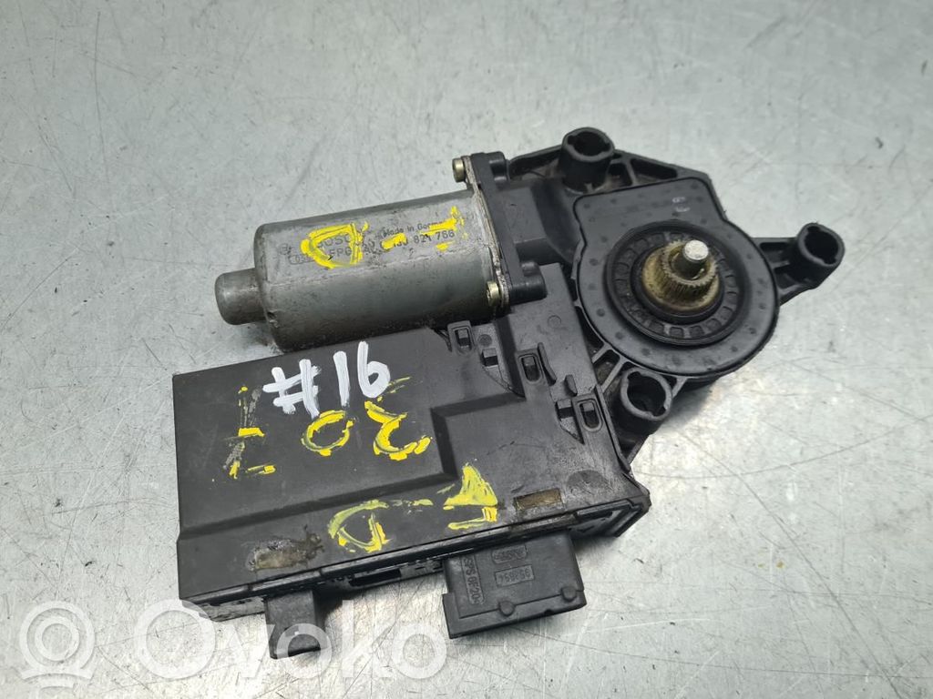 Peugeot 307 Silnik regulatora szyby drzwi przednich 
