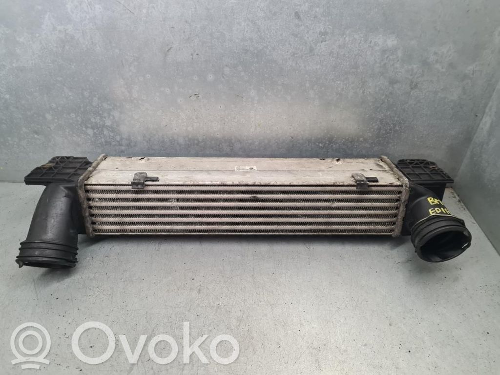 BMW 3 E90 E91 Välijäähdyttimen jäähdytin
