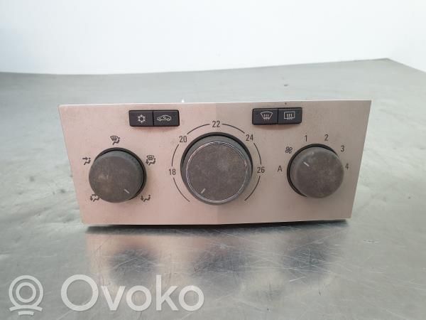 Opel Astra H Climate control unit 