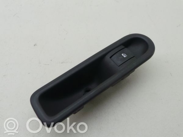 Renault Clio III Electric window control switch 