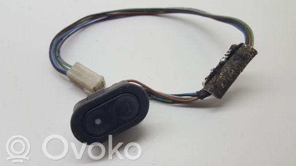Opel Corsa B Interruptor del elevalunas eléctrico 