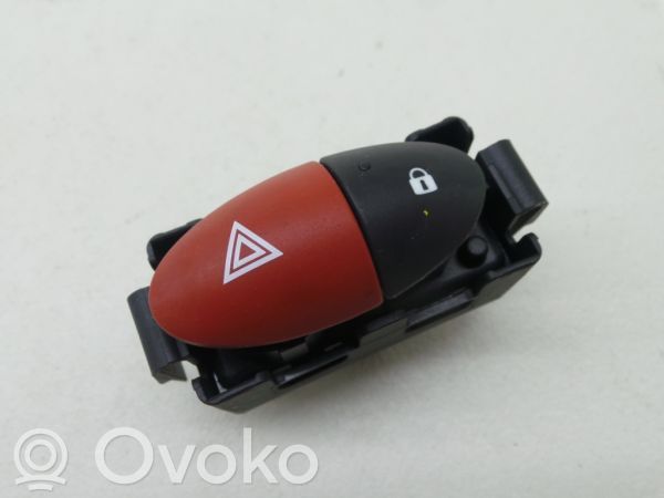 Botón interruptor de luz de peligro   8200214896A,8200409382,8200483813,8200523299