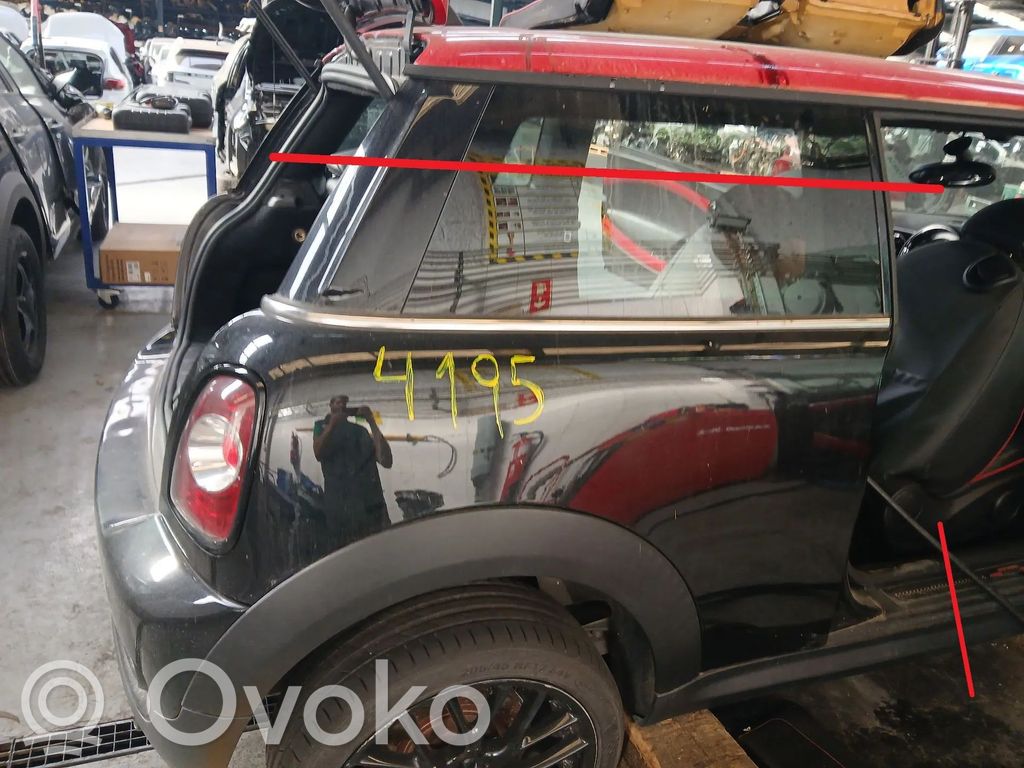 Panel lateral trasero