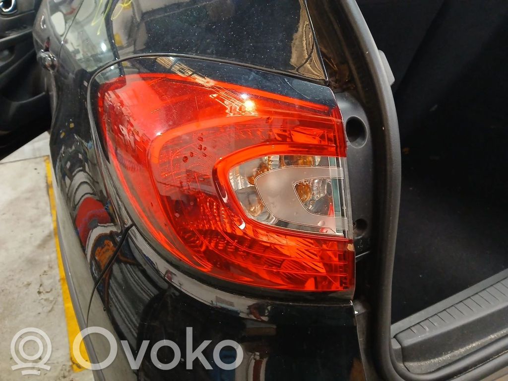 Renault Captur Takaluukun takavalot 