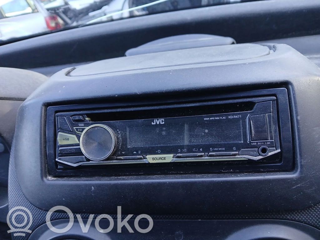 Radio / CD-Player / DVD-Player / Navigation