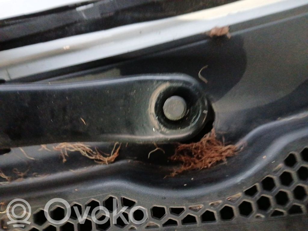 Stikla tīrītāja motoriņš