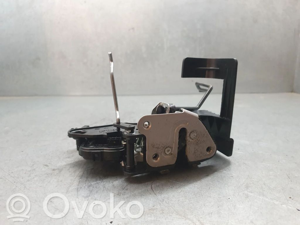 Priekšpusē slēdzene   805037536R