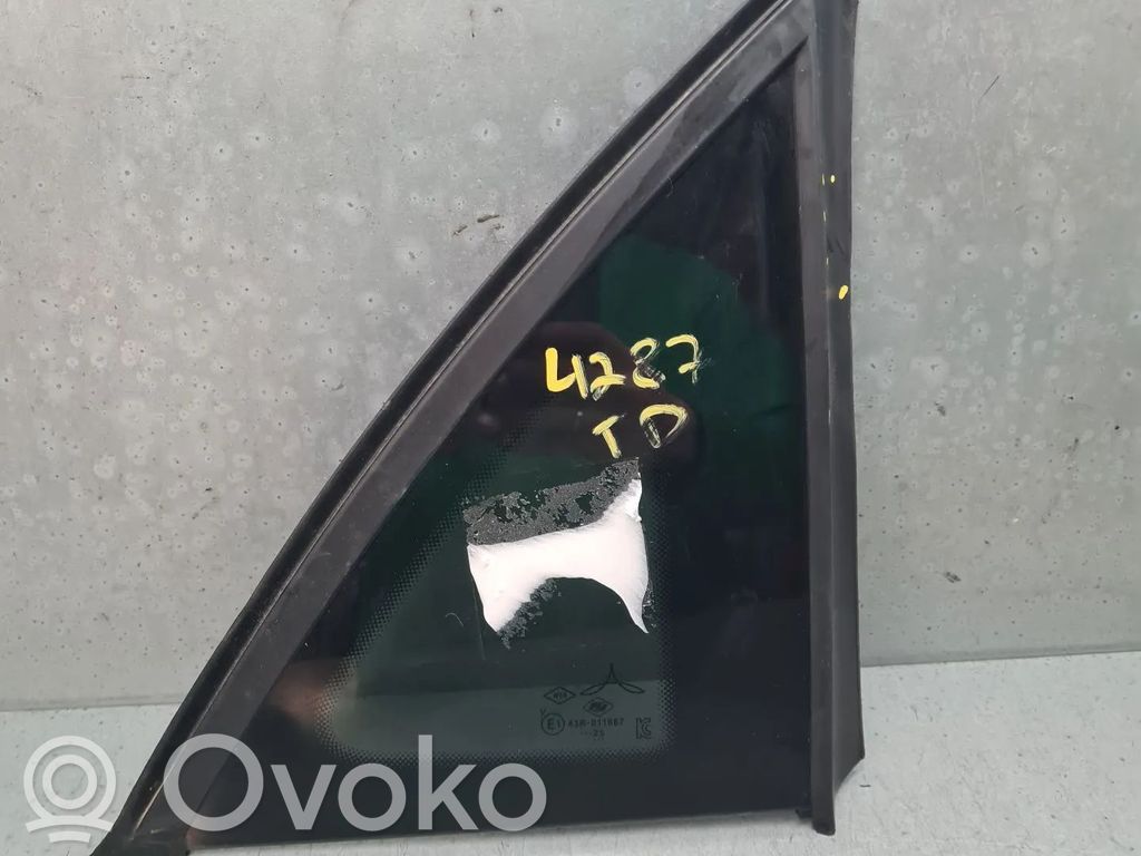 Renault Captur II Rear side window 