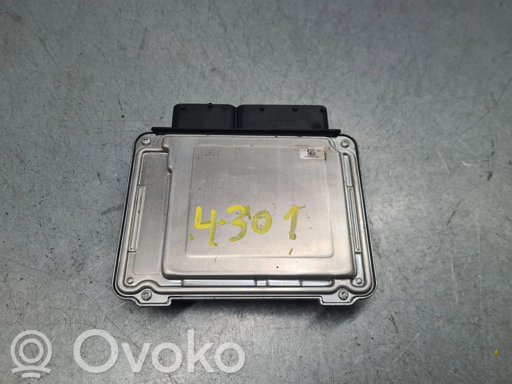 Volkswagen Polo VI Engine control unit/module 