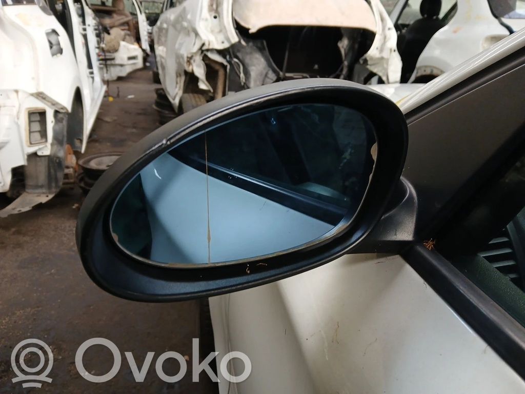 BMW 1 E81 E87 Front door electric wing mirror 