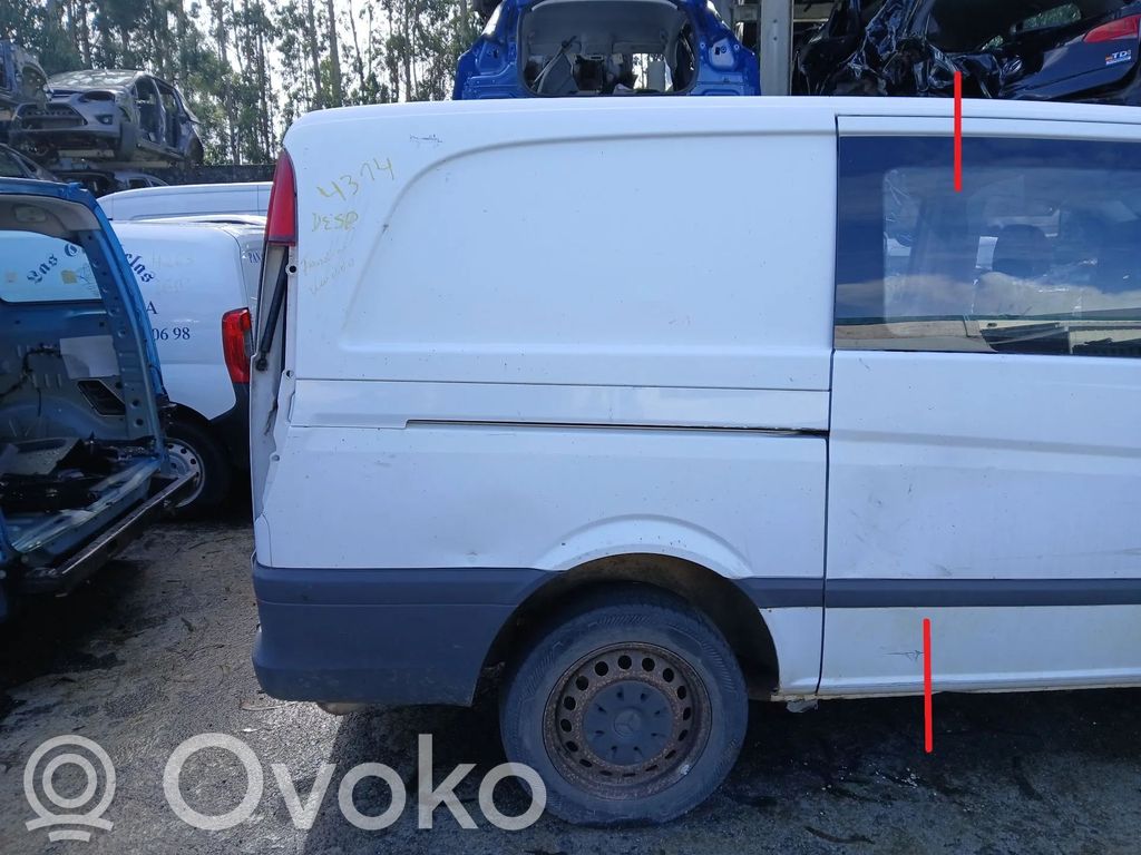 Panel lateral trasero