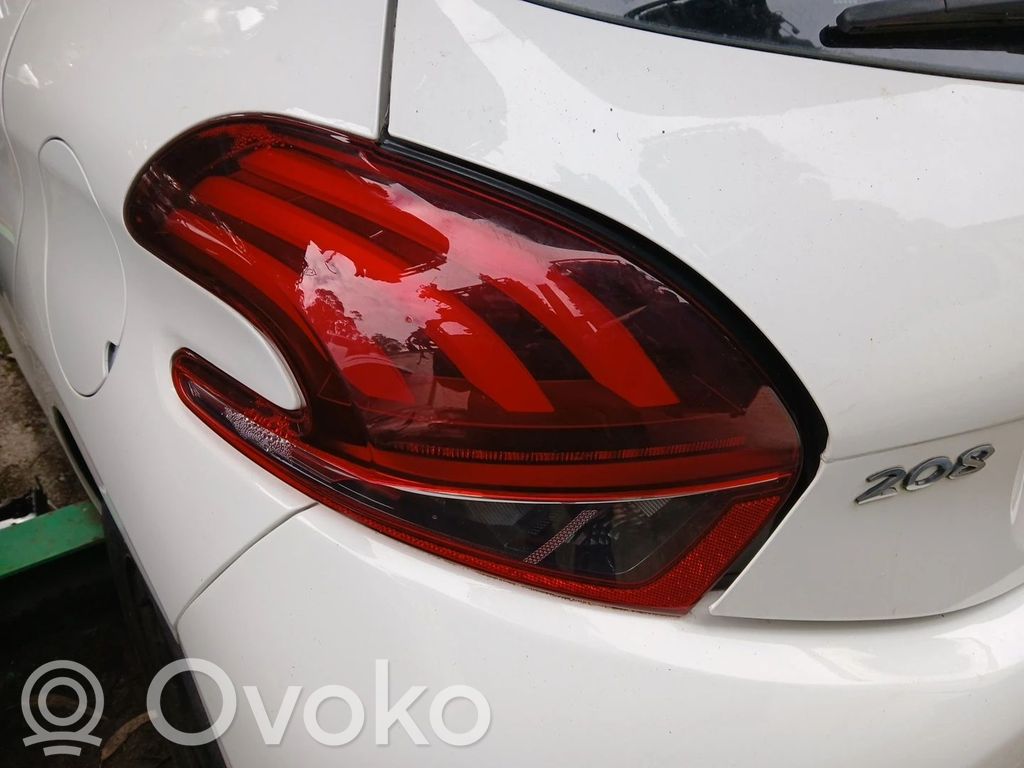 Peugeot 208 I Luci posteriori del portellone del bagagliaio