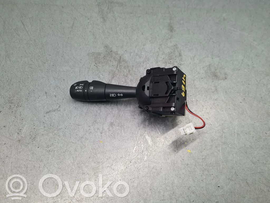 Renault Twingo III Interruptor/palanca de limpiador de luz de giro 