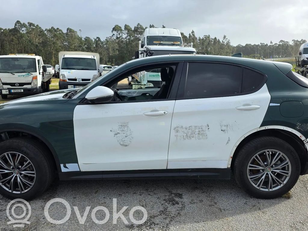 Alfa Romeo Stelvio Mechanizm podnoszenia szyby przedniej bez silnika 