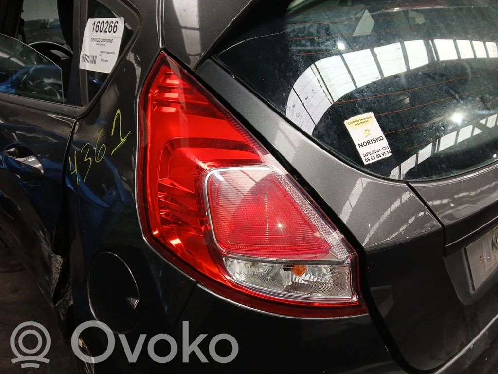 Ford Fiesta Lampă spate în capacul portbagajului 