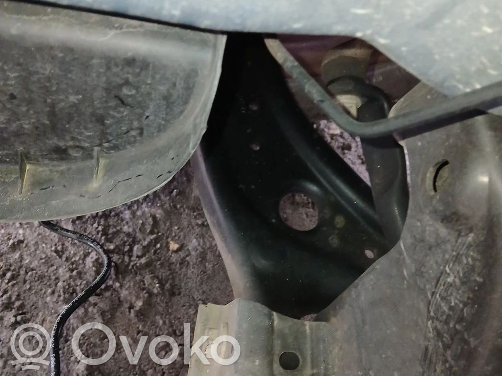 Front control arm   2084192,2112616,2201370,2201670,2337423,301181411030,H1BC3042AA,H1BC3042AD,H1BC3042AE,H1BC3042AF