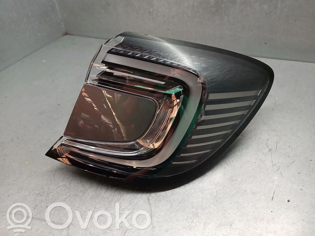 Rear/tail lights   265504880R,02083299900010