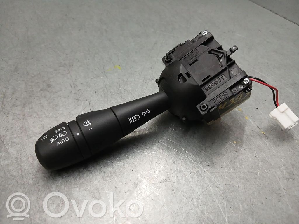 Renault Twingo III Interruptor/palanca de limpiador de luz de giro 
