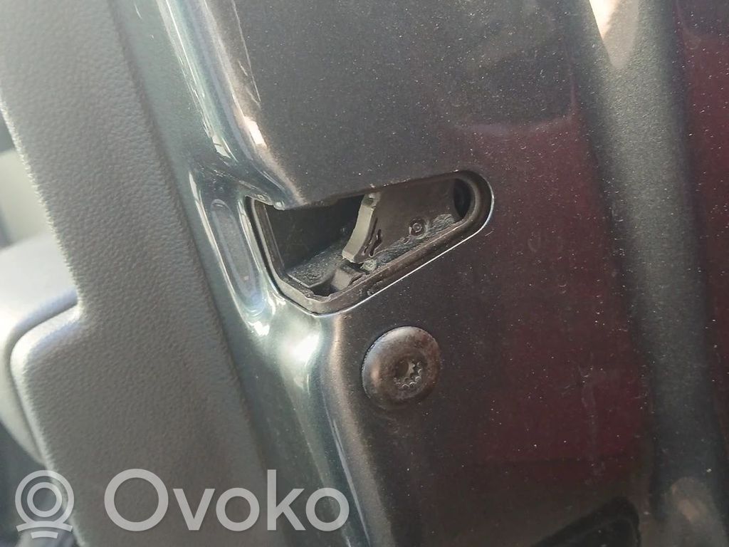 Skoda Octavia Mk3 (5E) Front door lock 