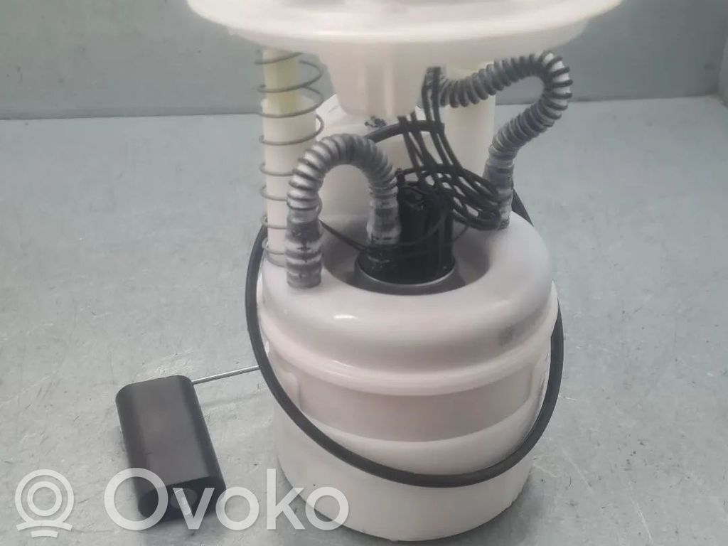 Pompe à carburant   172021618R,100130159