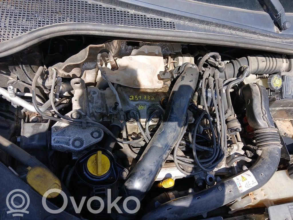 Dzinējs   D4F784