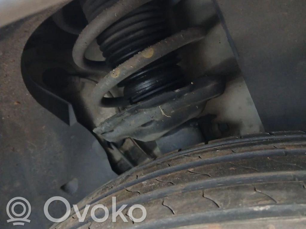 Skoda Karoq Priekšpusē amortizators 