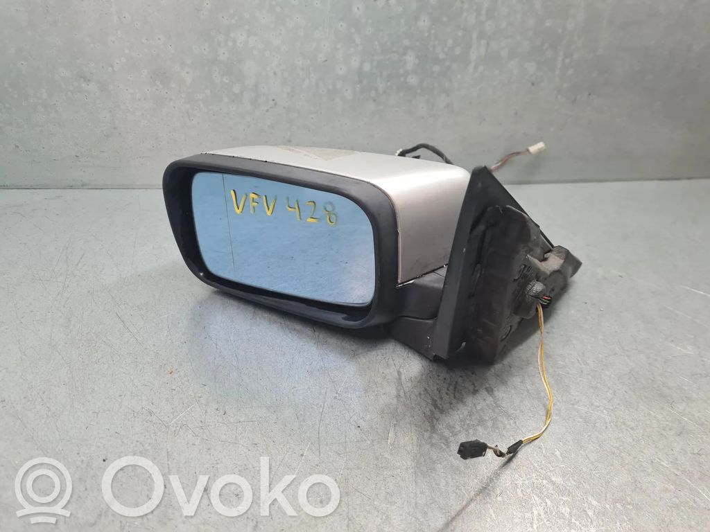 Front door electric wing mirror