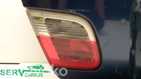 Tailgate rear/tail lights