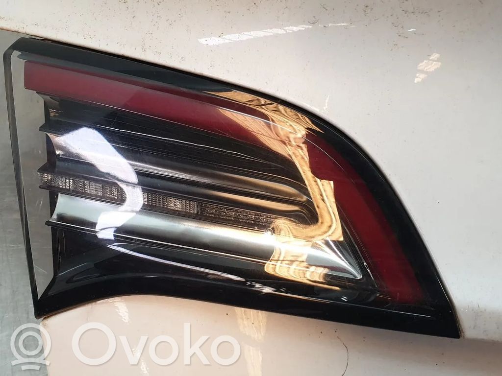 Tesla Model 3 Feux arrière sur hayon