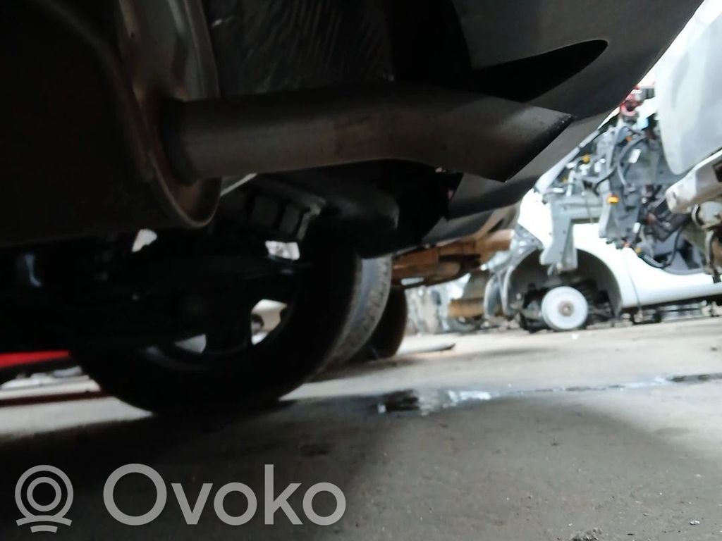 Renault Clio IV Poutre de soutien de pare-chocs arrière 