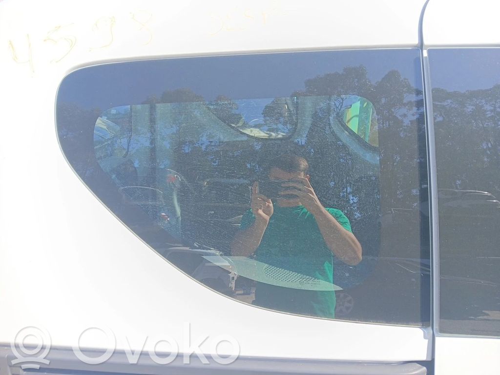 Dacia Dokker Szyba karoseryjna tylna