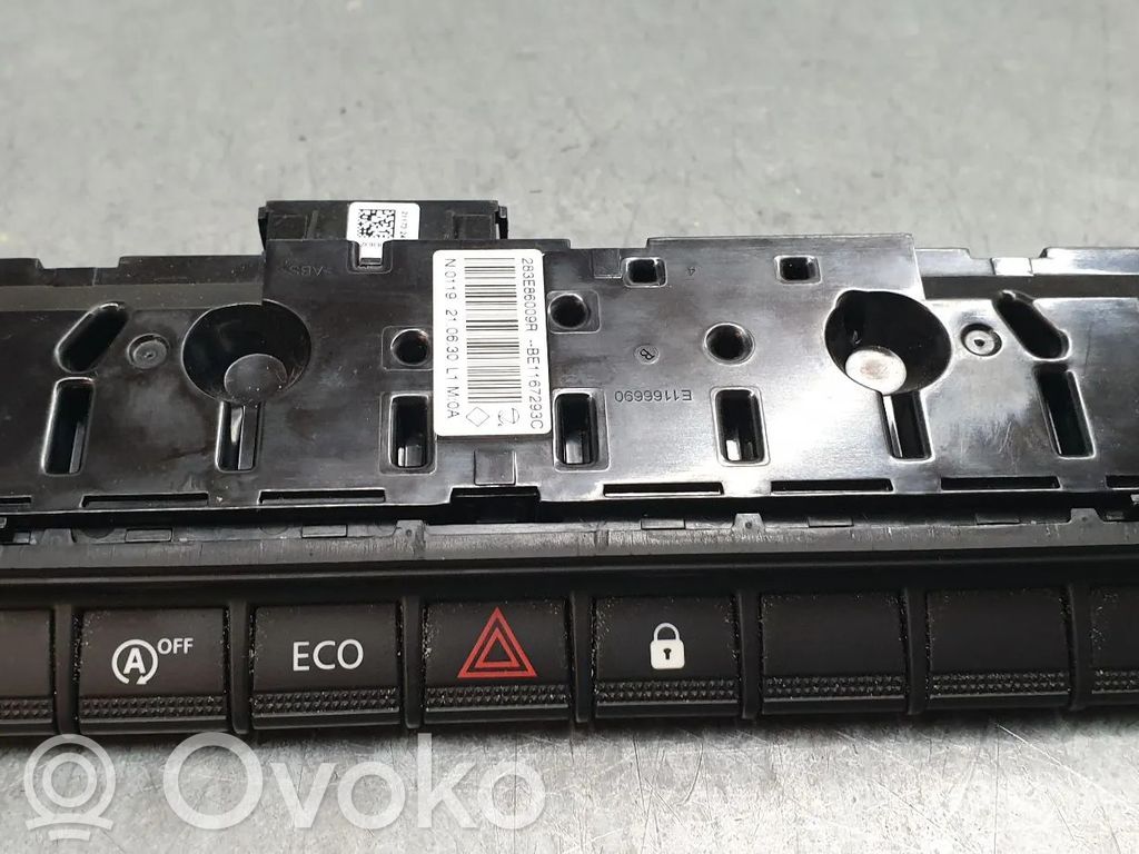 Renault Clio V Interruttore luci di emergenza