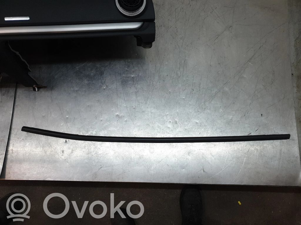 Renault Clio IV Joint vitre de porte coulissante