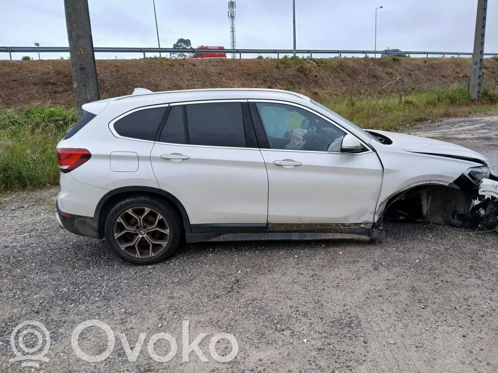 BMW X1 F48 F49 Meccanismo di sollevamento del finestrino anteriore senza motorino
