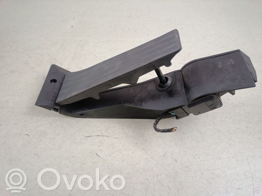 Pedal del acelerador   6772646