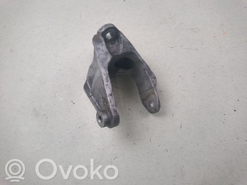 Opel Insignia A Engine mount bracket 