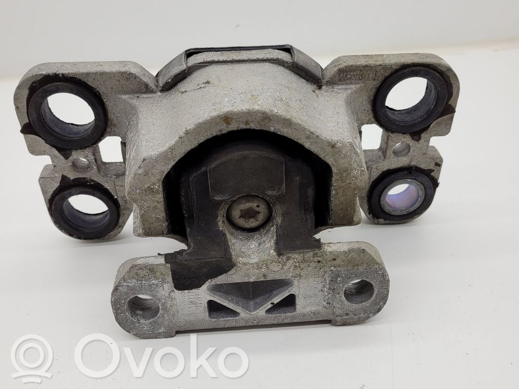 Volvo V60 Engine mount bracket 