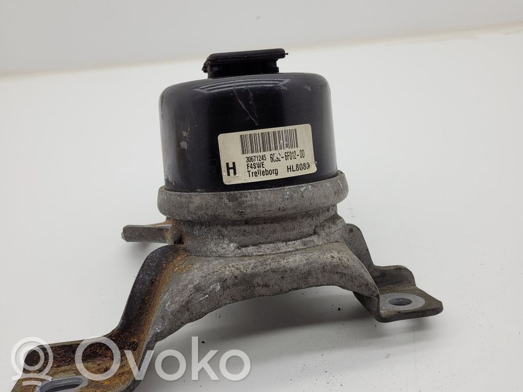Volvo V60 Engine mount bracket 