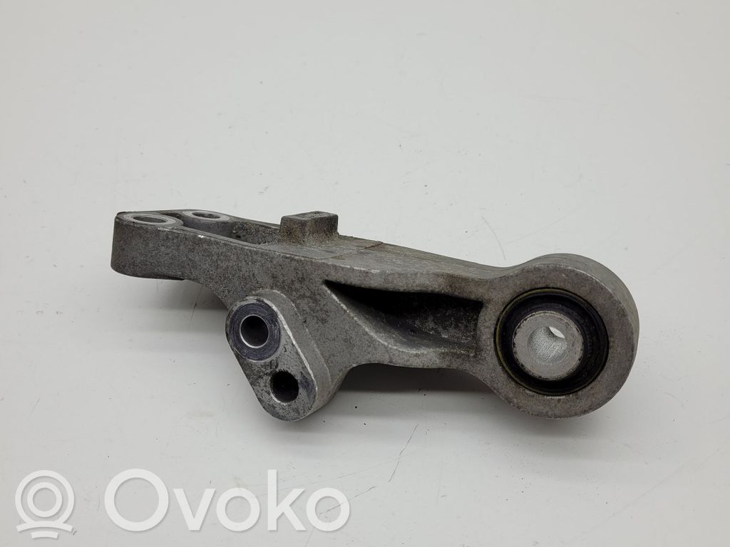 Volvo V40 Engine mounting bracket 