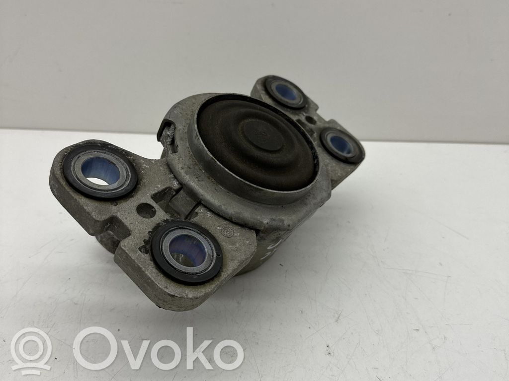 Volvo XC60 Engine mount bracket 