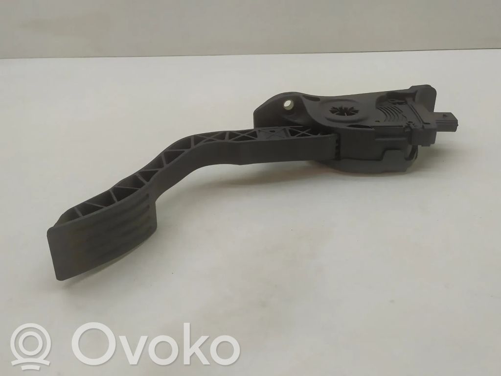 Volvo V40 Kaasupoljin 