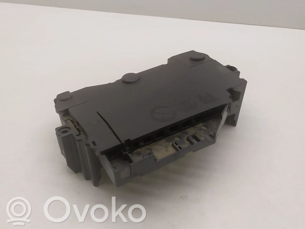 Volvo V40 Fuse module 