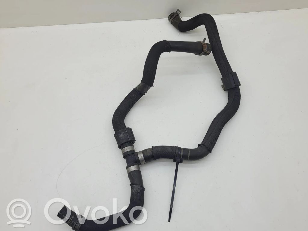 Volvo V40 Engine coolant pipe/hose 