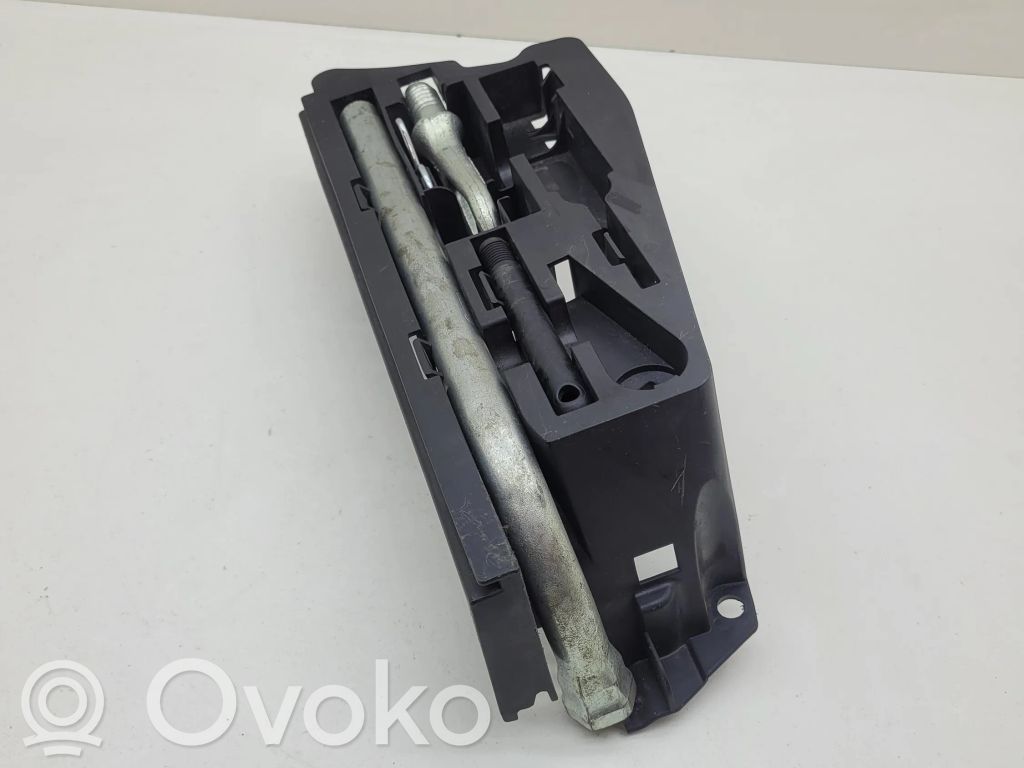 Audi A6 S6 C6 4F Tool set 