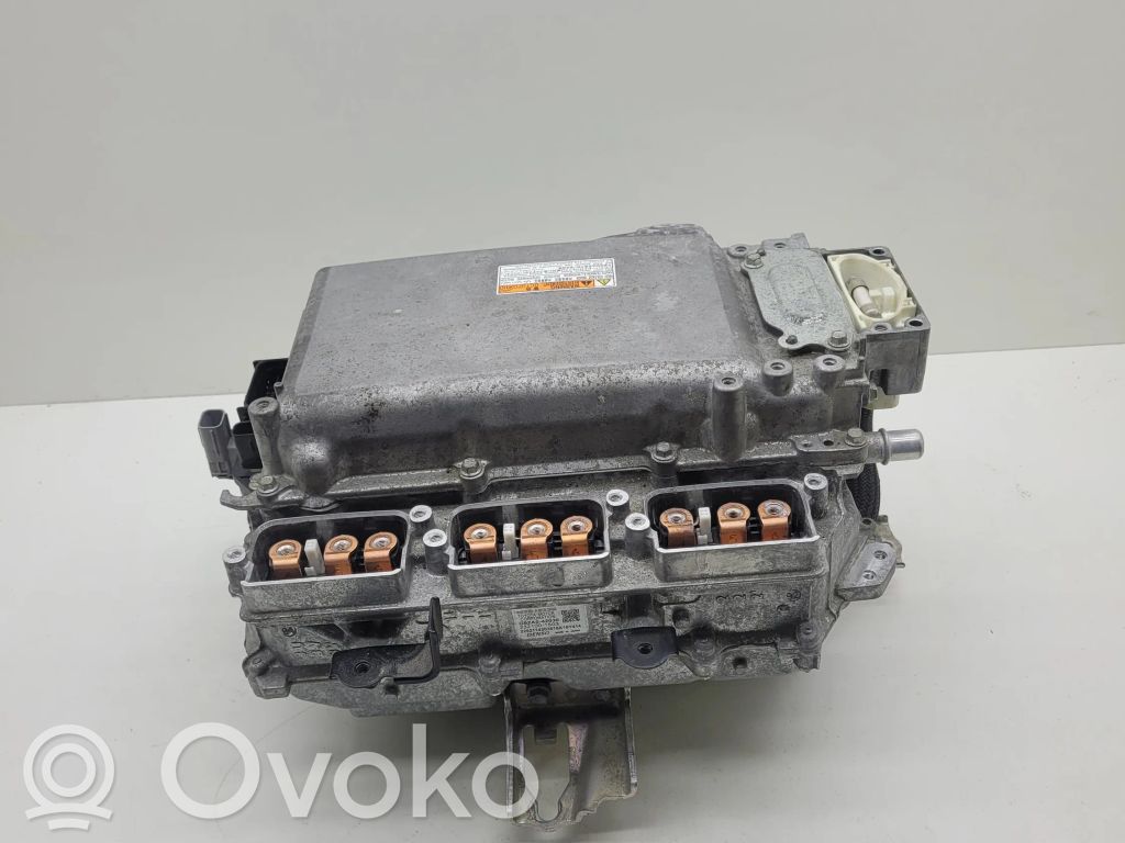 Toyota RAV 4 (XA40) Sprieguma pārveidotājs 
