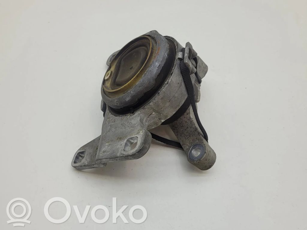 Volvo V40 Engine mount bracket 